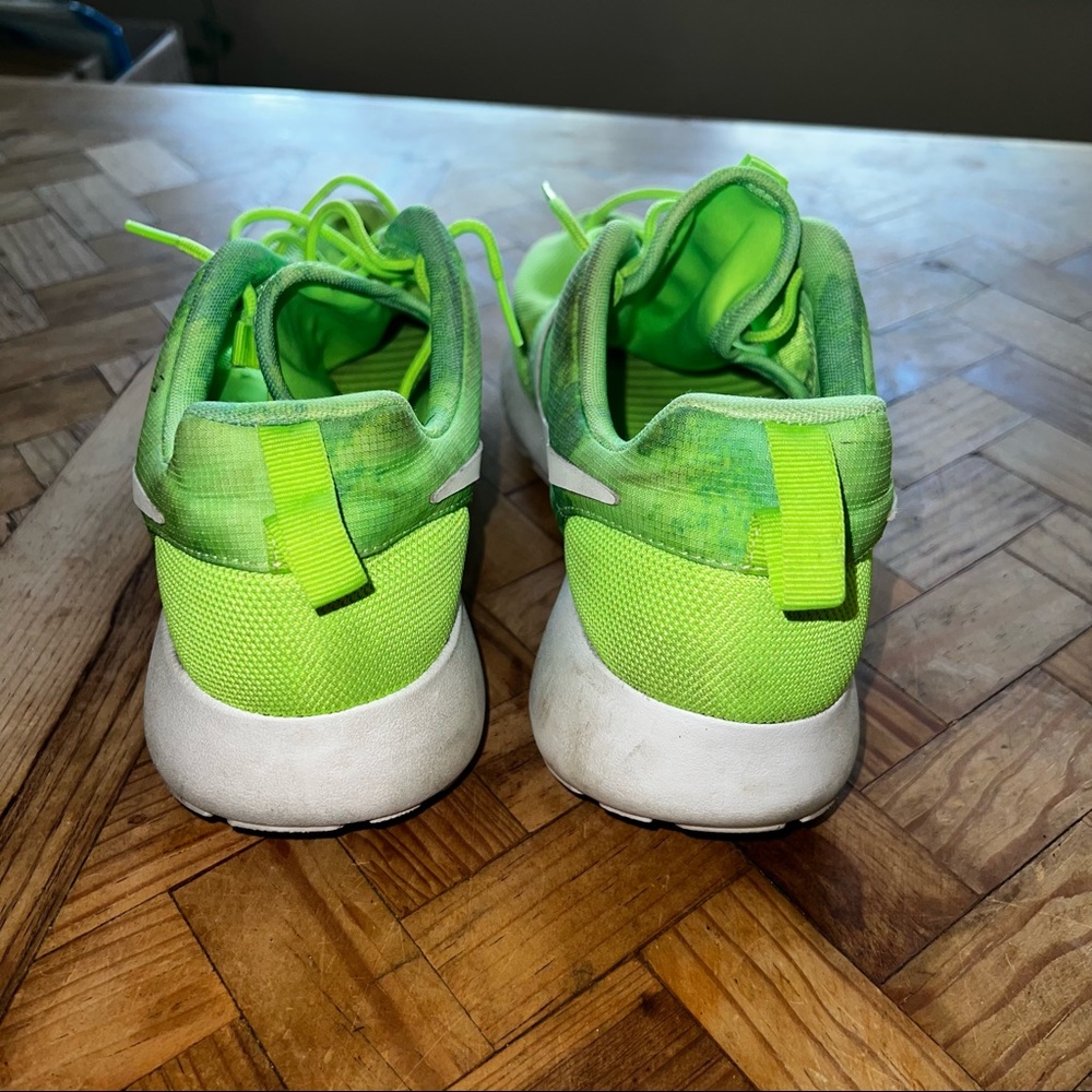 Nike Womens Roshe One electric green White Running Shoes Size US womens 9.5 - Picture 3 of 6